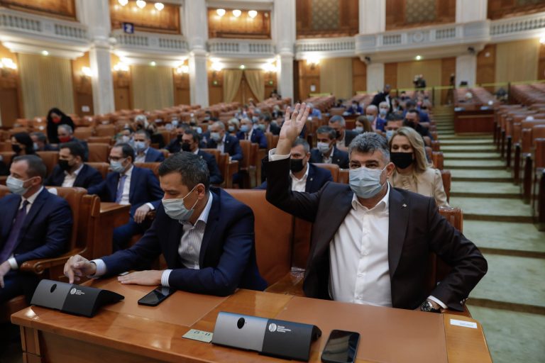 Moţiunea de cenzură a PSD, citită în plenul Parlamentului. Soarta Guvernului Cîțu va fi decisă la votul de marți