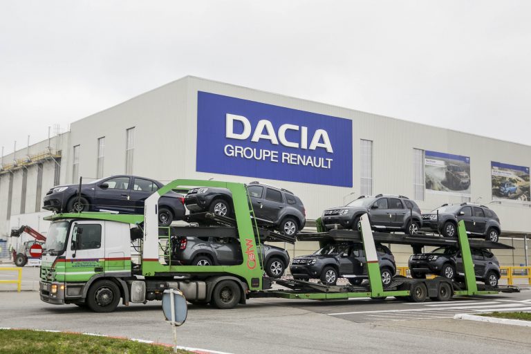 Dacia opreşte, temporar, producţia în fabrica de la Mioveni