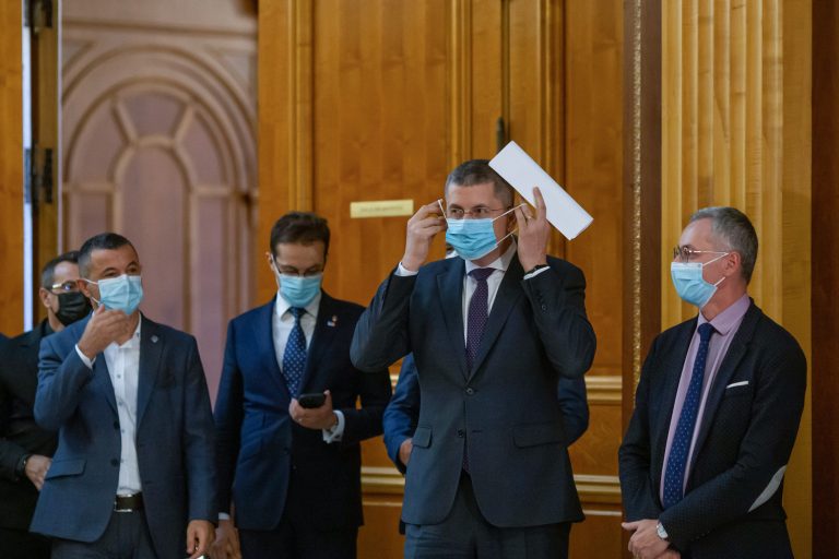 Barna: Am înregistrat şi depus demisiile. Mergem mai departe