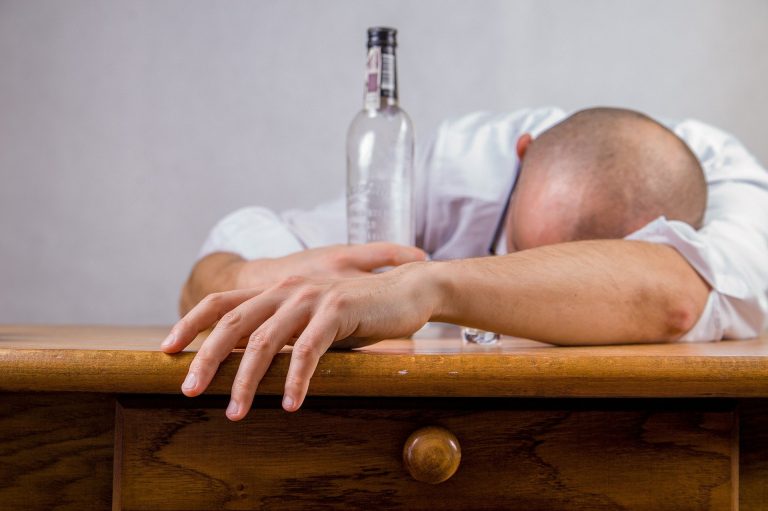 România | Teribila problemă a alcoolismului
