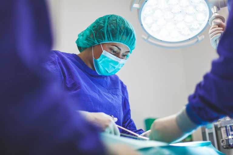 Demisii în masă la un spital din New York după introducerea vaccinării anti-Covid obligatorii