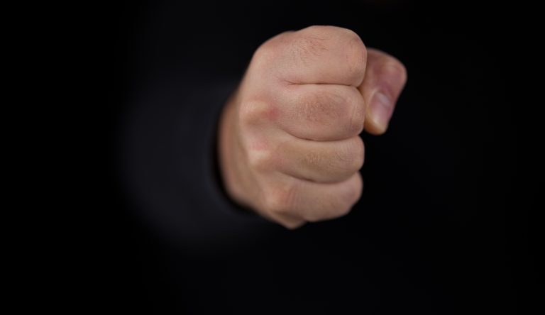 Angajații din educație avertizează că vor da în judecată Guvernul: Eșecul imunizării nu trebuie decontat de angajații din învățământ