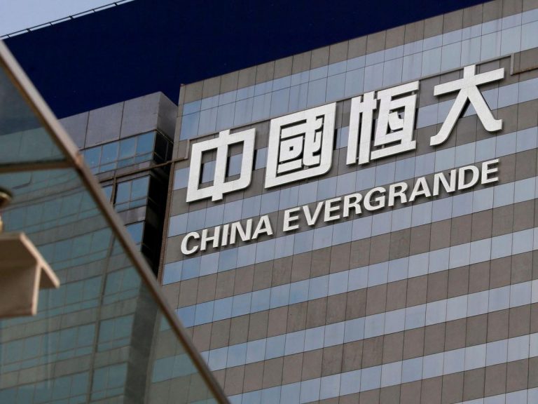 Gigantul imobiliar Evergrande, obligat să dărâme 39 dintre clădirile sale. Care este motivul