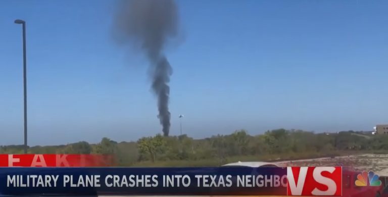 VIDEO | Un avion militar s-a prăbuşit într-o zonă rezidenţială din Texas