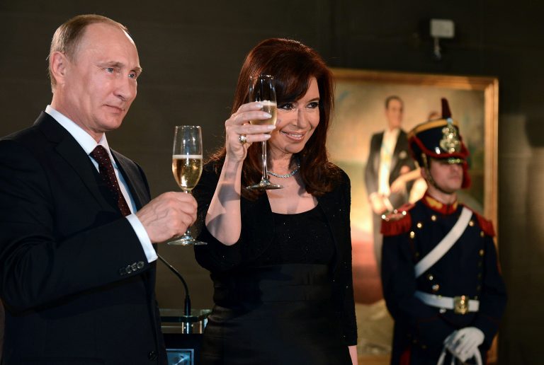 Rusia, victorie în „Războiul Șampaniei”. Franța reia exporturile