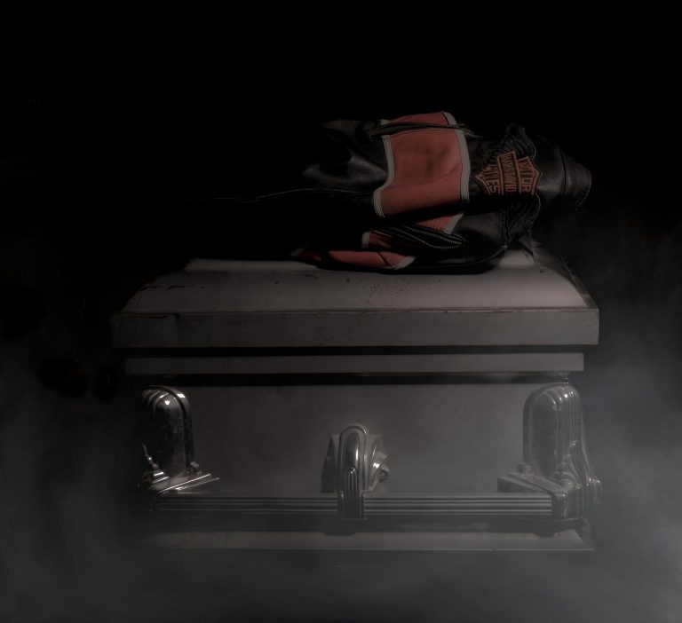 The undead: woman in coffin gives her family a shock