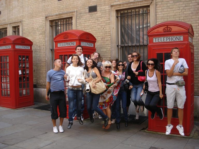 Thousands of Romanians suspected of defrauding UK student loans