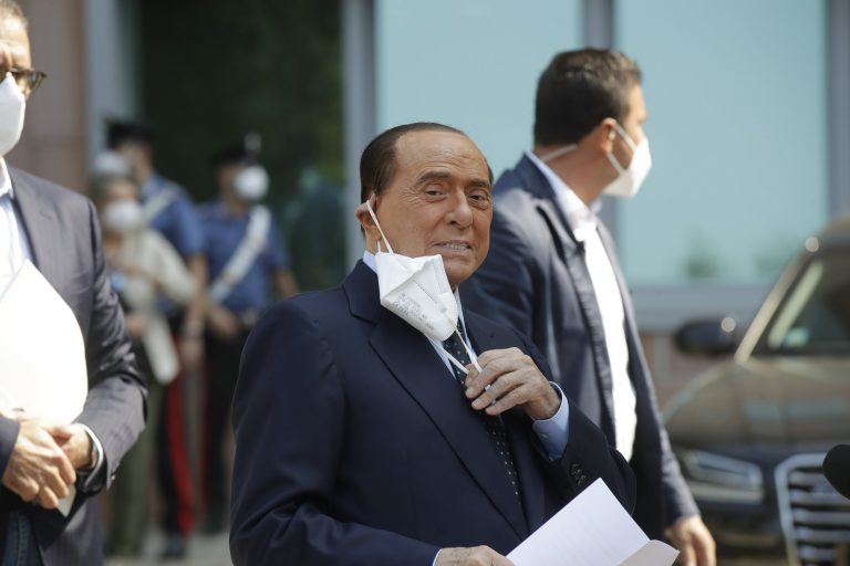 Silvio Berlusconi achitat într-o parte a dosarului legat de petrecerile “bunga-bunga”