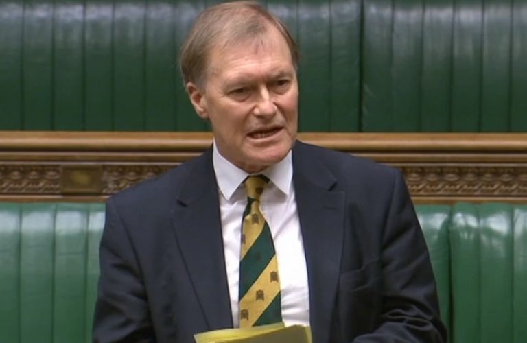 Un parlamentar britanic, înjunghiat în timpul unei întâlniri cu electoratul într-o biserică din estul Londre