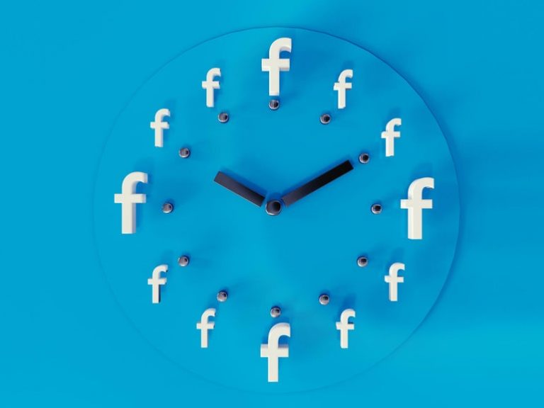 Facebook, interdicție pe viață impusă unui programator care a creat o aplicație ce îți permite să-ți ștergi news feed-ul