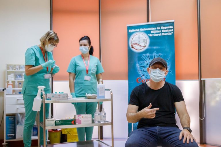 Premierul a primit a treia doză de vaccin anti-Covid