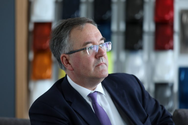 Interview: UK ambassador praises Romania’s response to Ukraine refugees; more important to stop Putin than ‘just protect our own economies’