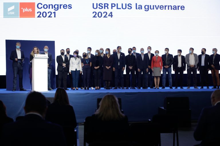 Atenție la ce urmează: Vara 2022 a USR, incomparabil mai proastă decât vara 2021 a PNL