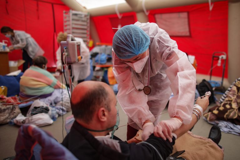 Şefa DSP Bucureşti: Vor fi centre de evaluare pentru pacienţii cu forme uşoare şi medii de COVID-19, în care se va putea face tratament cu anticorpi monoclonali