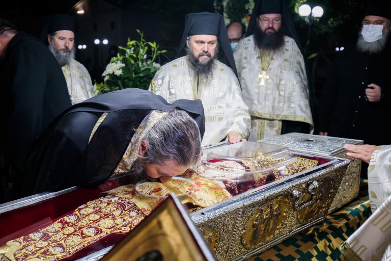 Mai mulţi candidaţi la prezidenţiale participă luni la Sfânta Liturghie de la Catedrala Mitropolitană din Iaşi