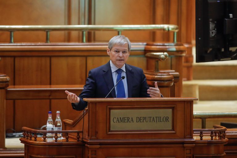 Învestirea Guvernului Cioloș, respinsă de Parlament. Reacție