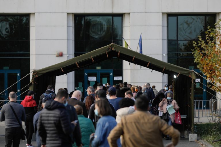 Covid-19 cases go down for 3rd day in a row in Romania, but virus deaths climb to nearly 500