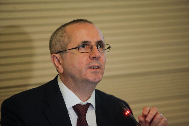 Semnal de alarmă din partea Colegiului Medicilor: În Rezidenţiat intră 3500-4000 de studenţi, dar în Colegiu eliberăm 1000 de avize de liberă practică