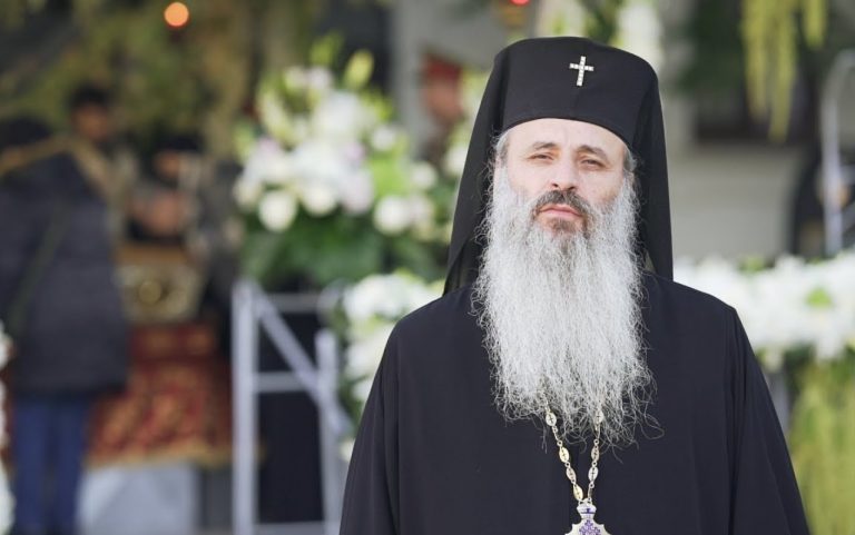 Mitropolitul Moldovei, mesaj pentru pelerinii de la Sfânta Parascheva: Rugăciunea noastră cuprinde şi strădania ostenitorilor din spitale