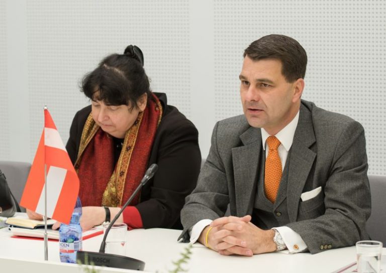 Înalt diplomat austriac, revocat și suspectat că a divulgat, către o „cârtiță” a Rusiei, documente clasificate privind cazul Skripal