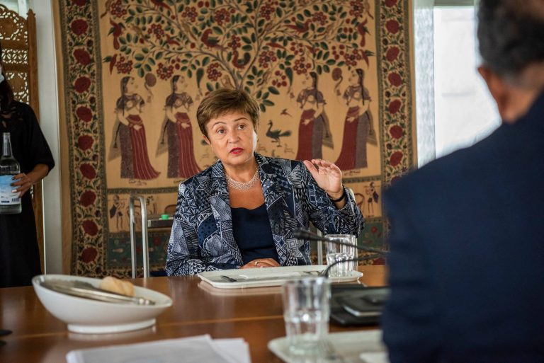 O tentativă de „puci” la FMI