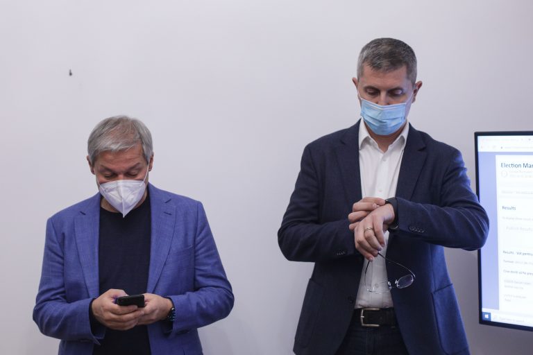 Conducerea USR a votat în unanimitate pentru desecretizarea şedinţei în care Dacian Cioloş ar fi ameninţat cu demisia