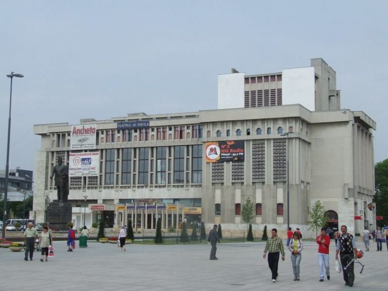 Romanian gov’t officials look into claims of Covid coverup at theater in central Romania