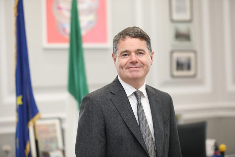 Infectări în creştere în Irlanda, una din cele mai vaccinate ţări din lume; relaxarea ar putea fi amânată