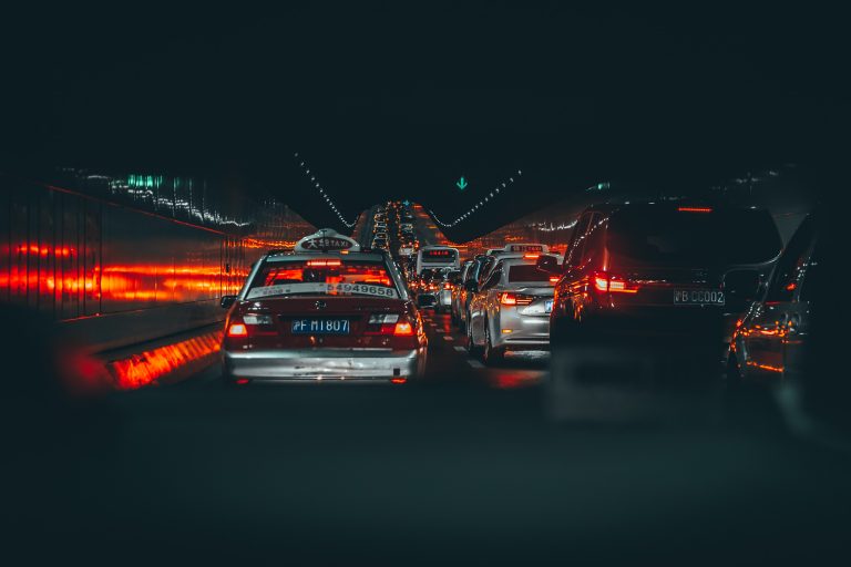 China trece la raționalizarea motorinei. Șoferii de camioane pot cumpăra doar 10% din capacitatea rezervorului
