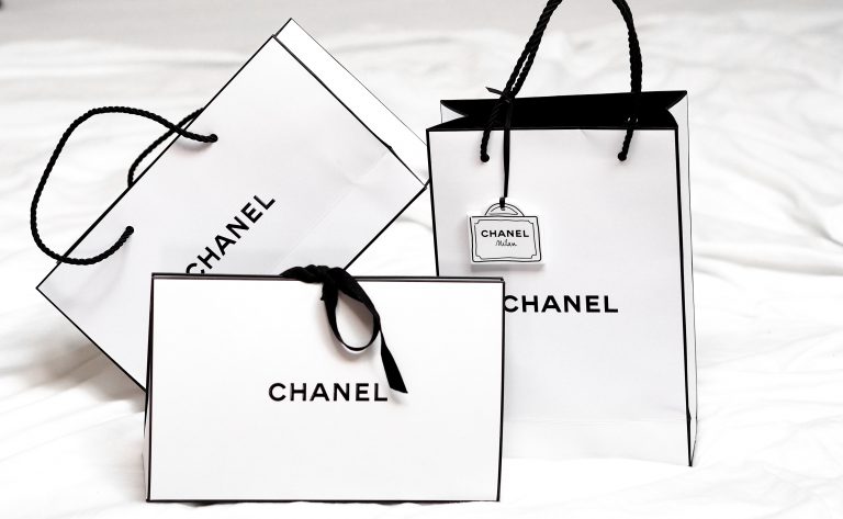 Motivul pentru care brandurile de lux, precum Chanel sau Rolex, restricționează clienții din Coreea de Sud să cumpere mai mult de 1-2 produse