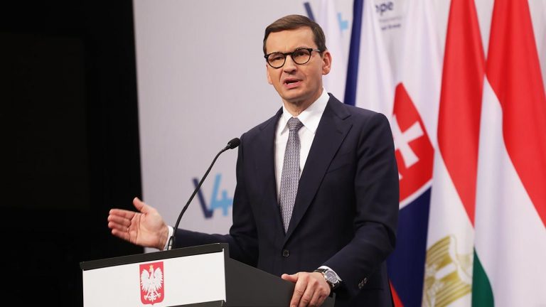 Polonia îndeamnă Germania să livreze toate tipurile de arme către Ucraina