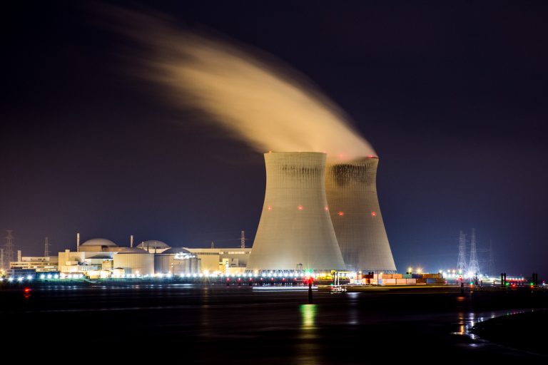 Majoritatea țărilor UE vor să includă gazele şi energia nucleară pe lista investiţiilor „verzi”. Cum se poziționează România