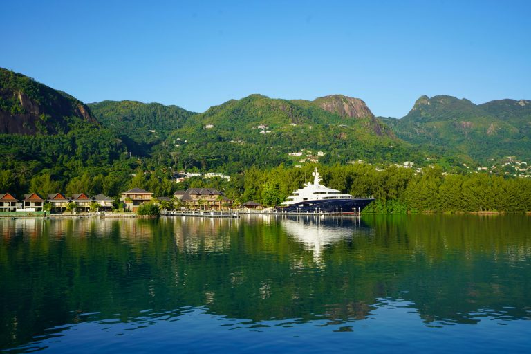 În plin scandal „Pandora Papers”, UE scoate Insulele Seychelles de pe lista neagră a paradisurilor fiscale