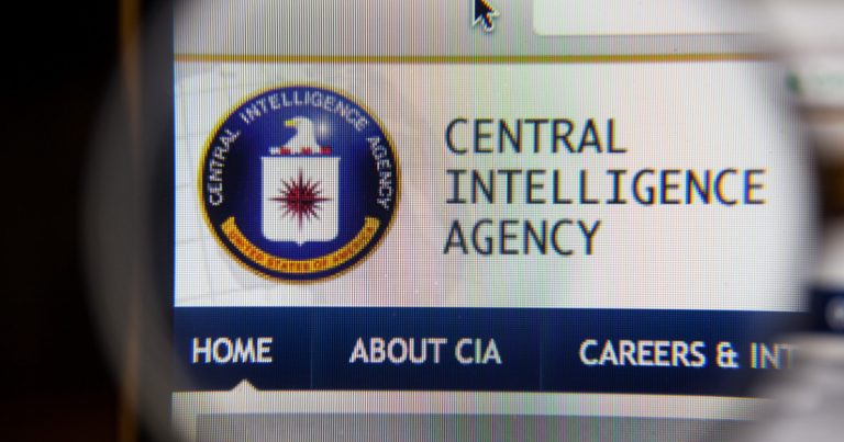 CIA, în alertă maximă din cauza hemoragiei masive de informatori, dezvăluie NY Times