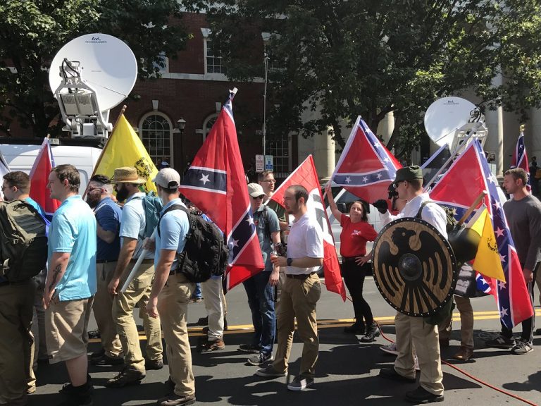 12 lideri şi cinci grupuri de extremă dreapta americane, condamnaţi la plata unor despăgubiri uriașe victimelor manifestaţiei adepţilor supremaţiei albe din 2017 la Charlottesville