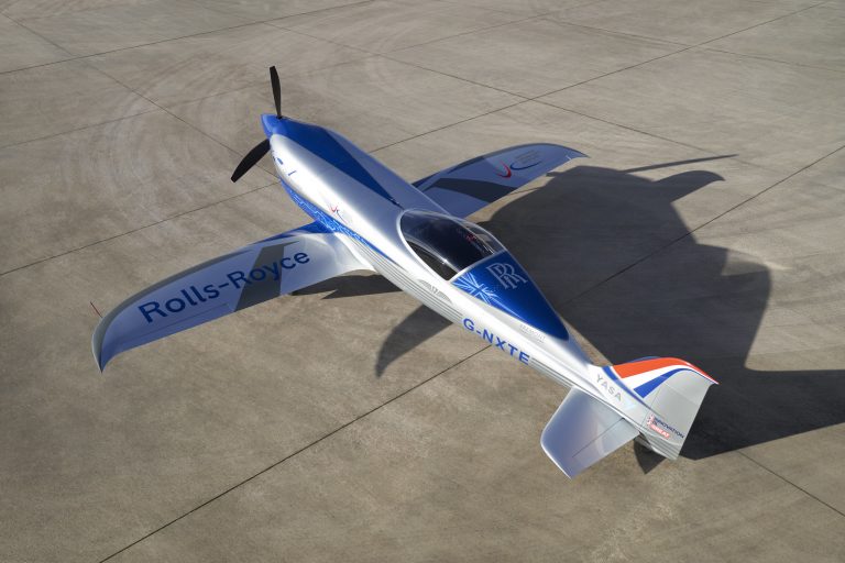 VIDEO | Rolls-Royce afirmă că avionul său electric, „Spirit of Innovation”, este cel mai rapid din lume. Ce viteză atinge