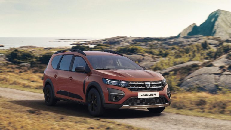 FOTO/VIDEO | Dacia lansează comenzile pentru noul său model de familie – Jogger, de 1 decembrie. Când se vor face primele livrări