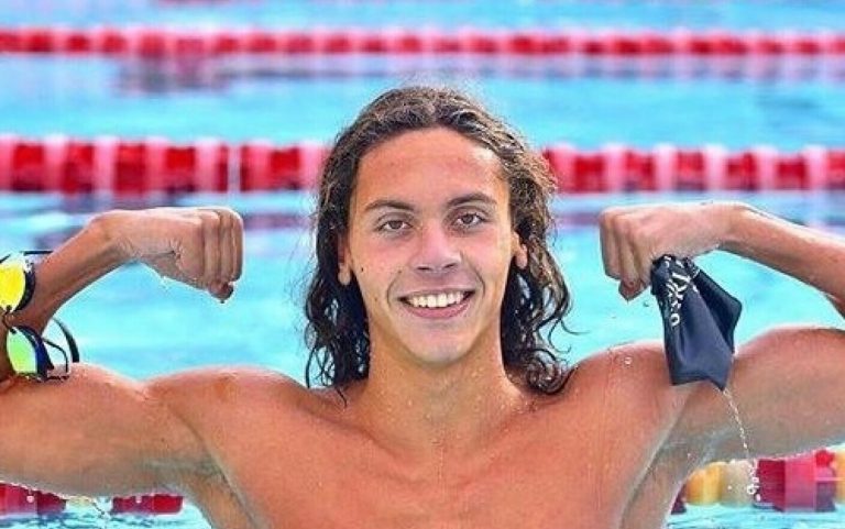 Înotătorul David Popovici a câştigat medalia de aur în proba de 200 m liber, la Europenele în bazin scurt