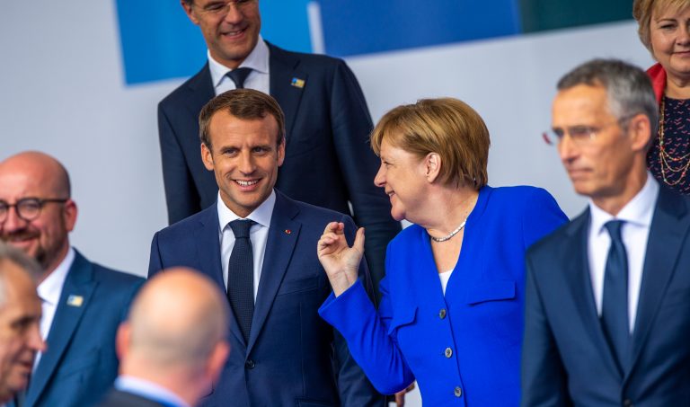 Idei, principii și oportunism – multele asemănări și diferența dintre Macron și Merkel