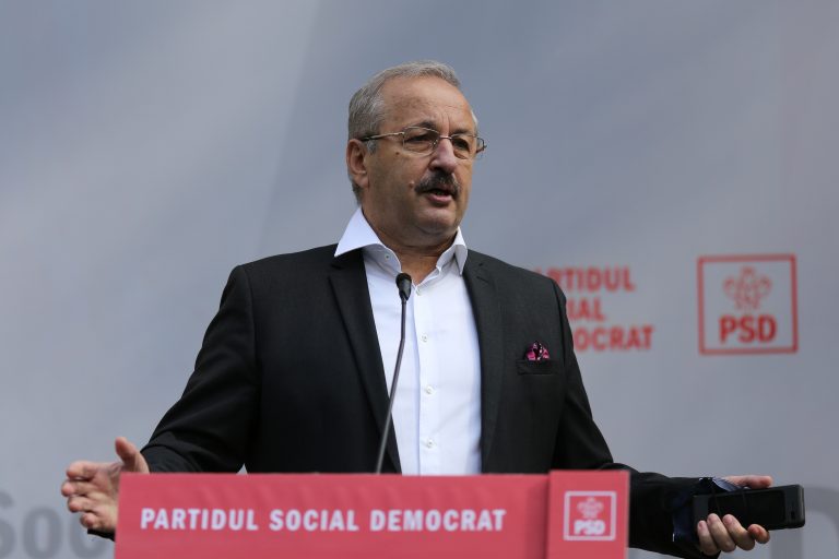 Dîncu, la ceremonia de la MApN: Mandatul meu va fi sub semnul continuităţii