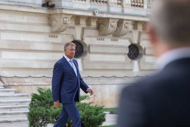 Iohannis: Criza politică s-a terminat, problemele nu au dispărut / Formarea coaliției nu a fost simplă