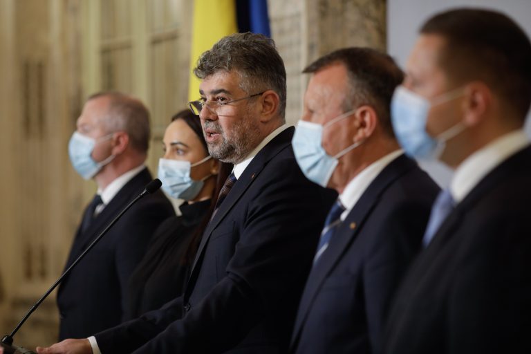 Romania’s ruling Liberals begin negotiations with rival Social Democrats for new gov’t