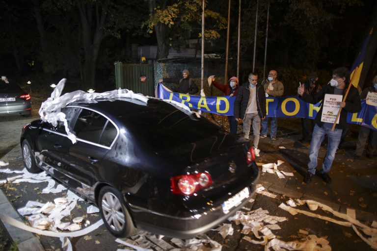 Lista liderilor PNL care au votat pentru negocieri cu PSD