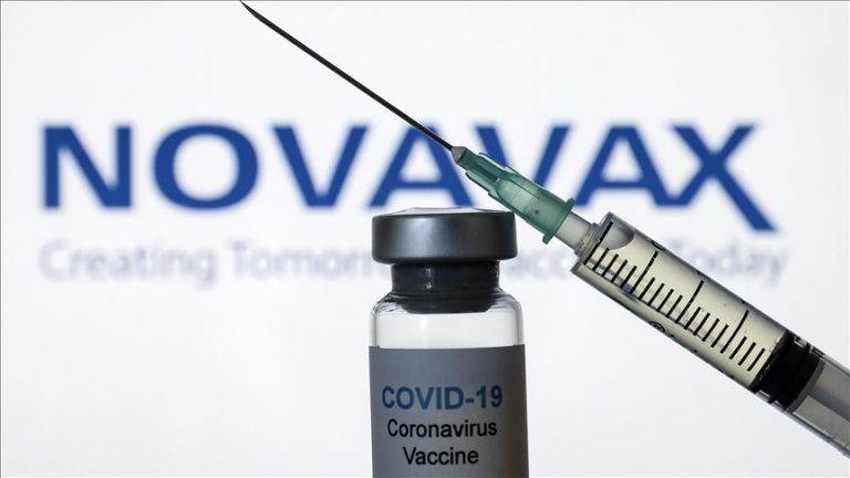 Novavax a depus o cerere de autorizare a vaccinului său în UE. Comisia Europeană a anunţat în august că a încheiat un contract pentru achiziţionarea anticipată a 200 de milioane de doze