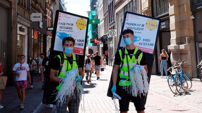 Olanda anunţă ridicarea majorităţii restricţiilor sanitare