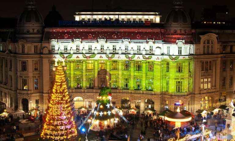 PMB: De sâmbătă, capacitatea evenimentului Bucharest Christmas Market din Piaţa Universităţii este limitată la 1.000 de persoane simultan. Program, doar până la ora 21.00