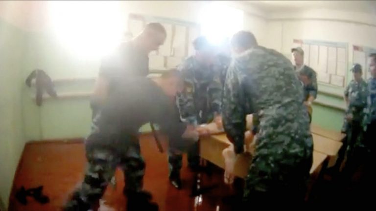 Directorul sistemului penitenciar din Rusia, demis după scandalul de tortură și viol