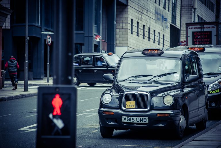 Marea Britanie se confruntă cu o nouă penurie, cea a șoferilor de taxi. „Este o problemă națională reală”