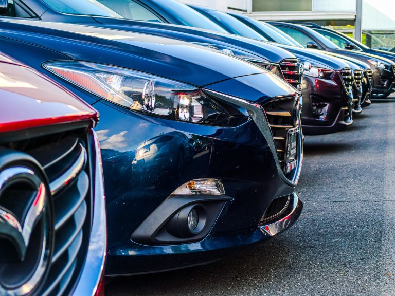 Lanțurile de aprovizionare ale industriei auto, lovite puternic de pandemie. Cel mai mult au de suferit economiile din estul și centrul Europei