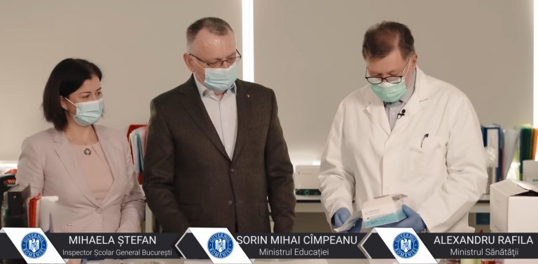 VIDEO | Cum se folosește testul de salivă? Ministerul Educației face o demonstrație